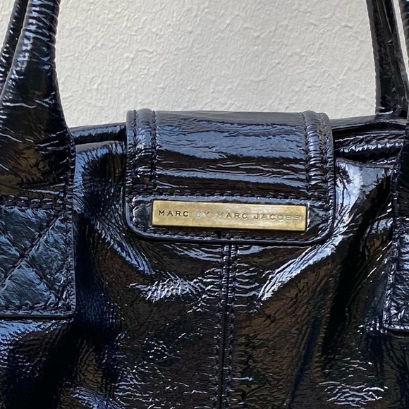 Marc by Marc Jacobs Vintage Patent Leather Bag – Y2K Era - Picture 3 of 4